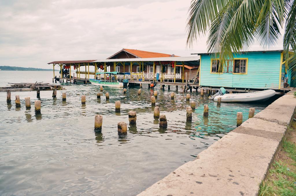 Selina Bocas Del Toro Hotel Esterno foto